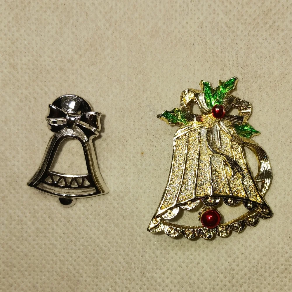 Vintage Christmas Brooch Set - Gold and Silver, Monet Gerrys Danecraft - Picture 10 of 12
